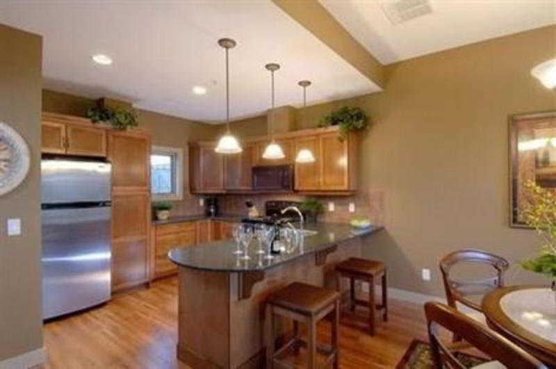 Bellasera Tuscan Villas Kelowna Extérieur photo
